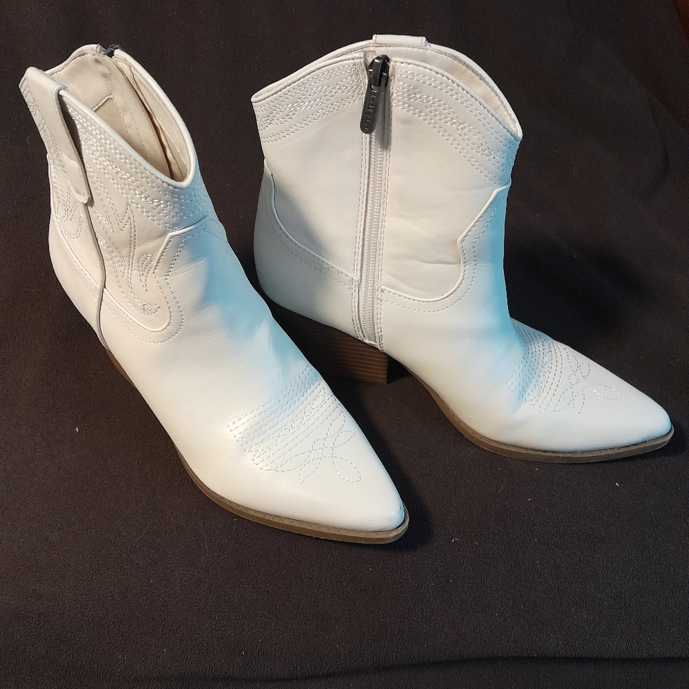Indigo Rd. Booties